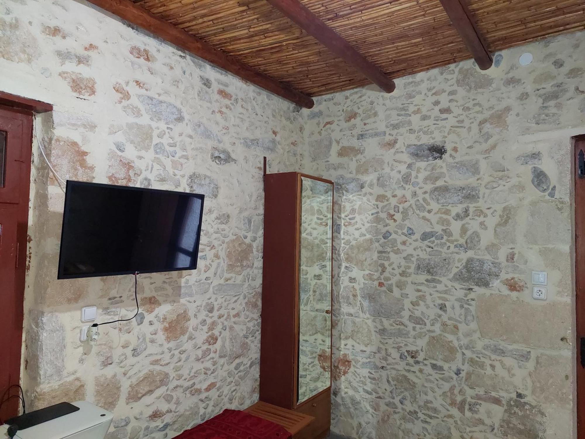 Sofiana'S Garden Retreat With Private Pool Διαμέρισμα Dhrapaniás Δωμάτιο φωτογραφία